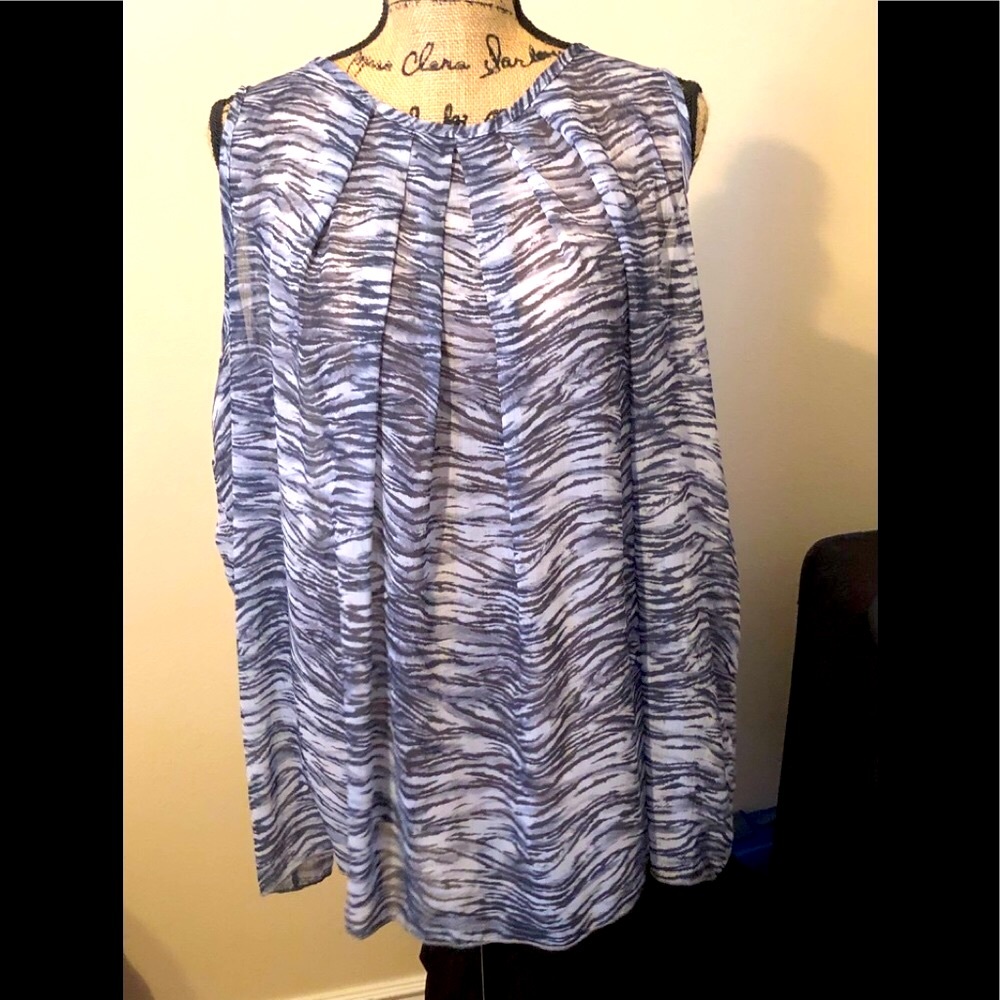 SUSHIFLOWER | Grey striped top